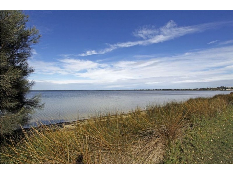 32 Dorothy Avenue, Falcon WA 6210