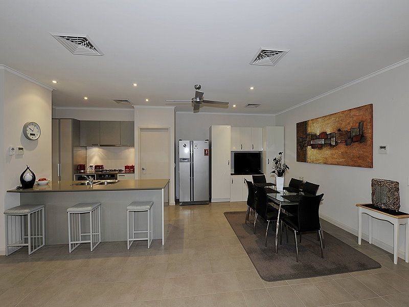 26 Middleton Loop, Meadow Springs WA 6210