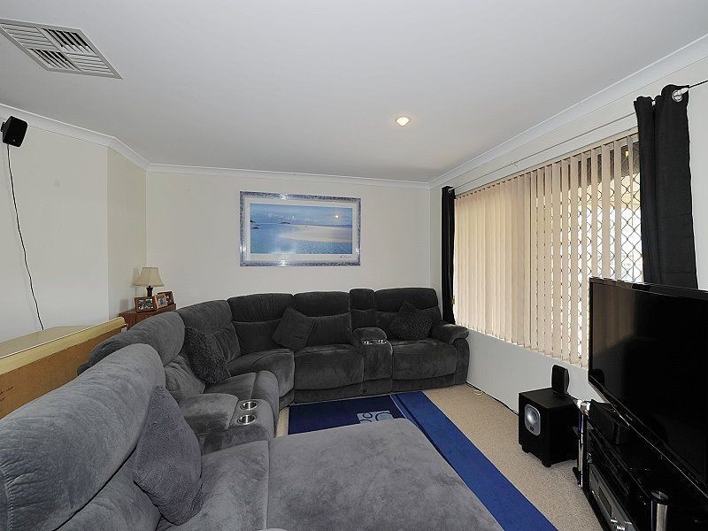 7 Qualup Court, Halls Head WA 6210