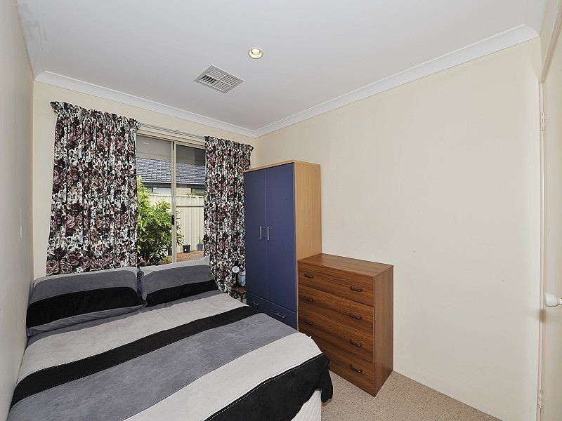 7 Qualup Court, Halls Head WA 6210