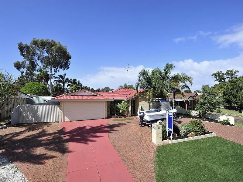 12 Cambridge Drive, Greenfields WA 6210