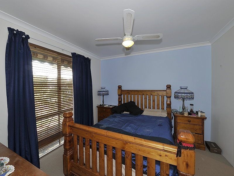 12 Cambridge Drive, Greenfields WA 6210