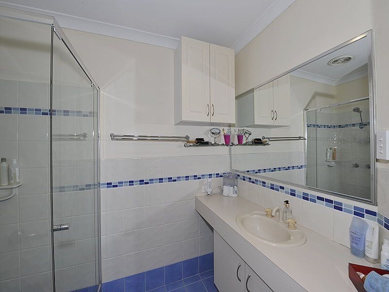 12 Cambridge Drive, Greenfields WA 6210