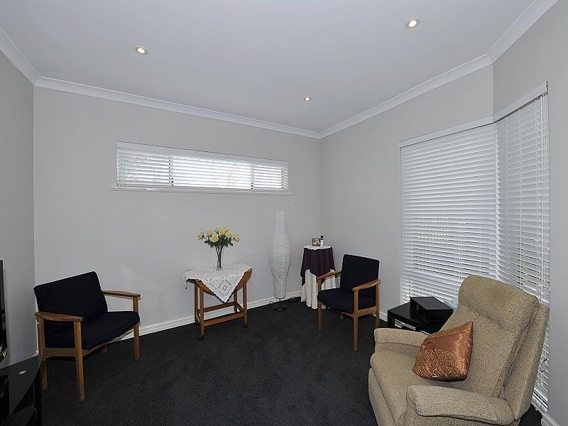 33 Shayne Street, Halls Head WA 6210