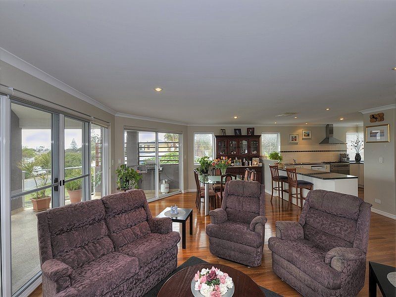 33 Shayne Street, Halls Head WA 6210