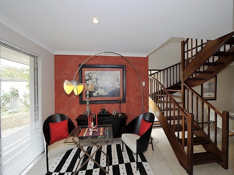 2 Carina Circle, Halls Head WA 6210