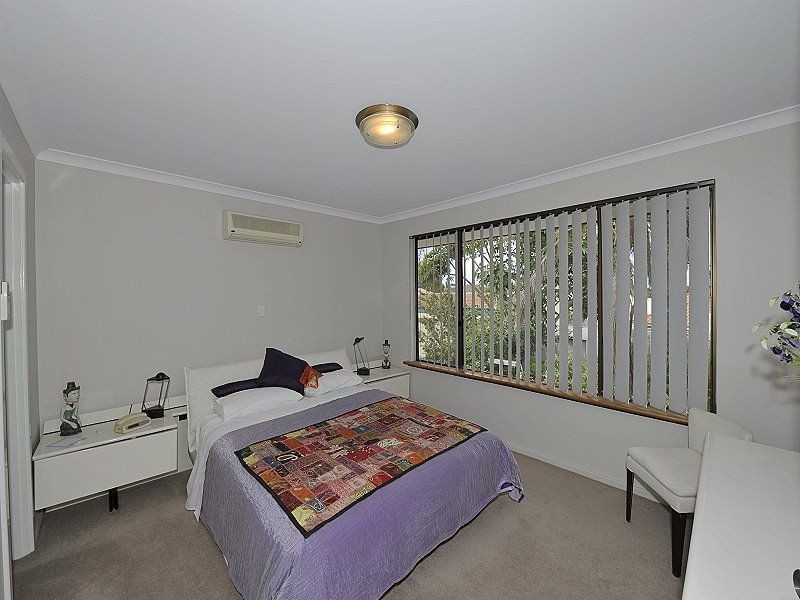2 Carina Circle, Halls Head WA 6210
