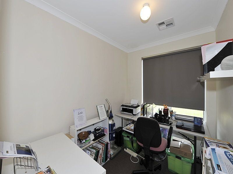 24 Floribunda Avenue, Halls Head WA 6210