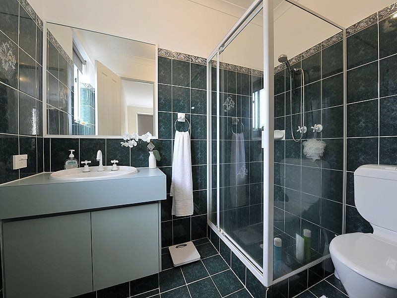 24 Floribunda Avenue, Halls Head WA 6210