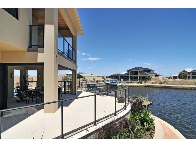 3 Twilight Court, Dudley Park WA 6210