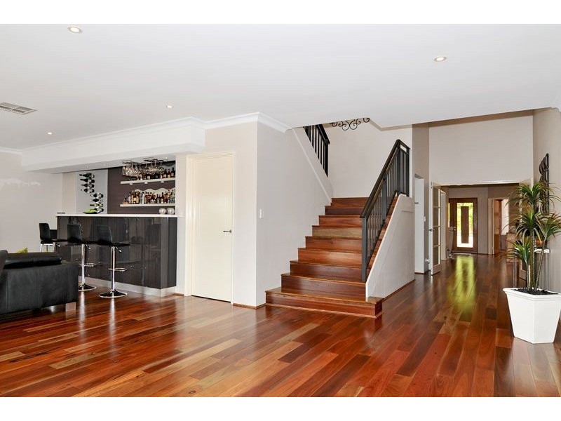 3 Twilight Court, Dudley Park WA 6210