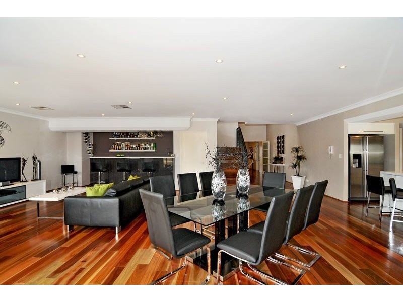 3 Twilight Court, Dudley Park WA 6210