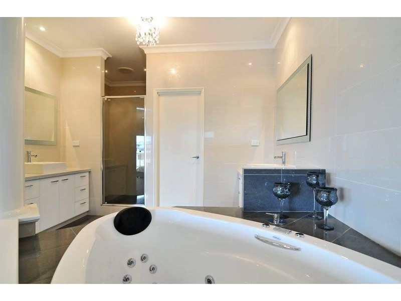 3 Twilight Court, Dudley Park WA 6210