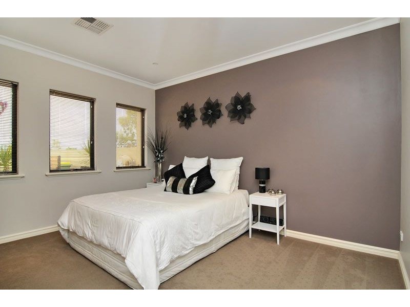 3 Twilight Court, Dudley Park WA 6210