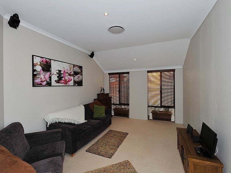 10 Chyverton Corner, Erskine WA 6210