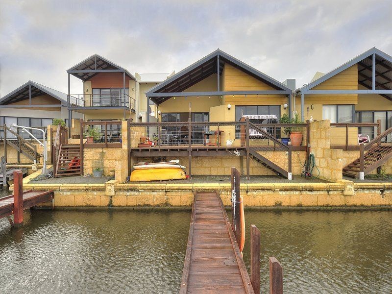 3/3 Piccolo Place, Halls Head WA 6210