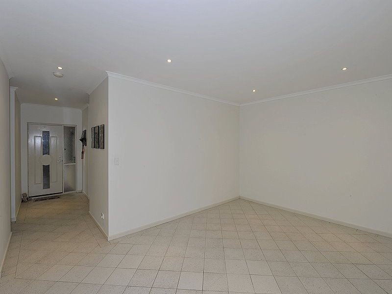 3/3 Piccolo Place, Halls Head WA 6210