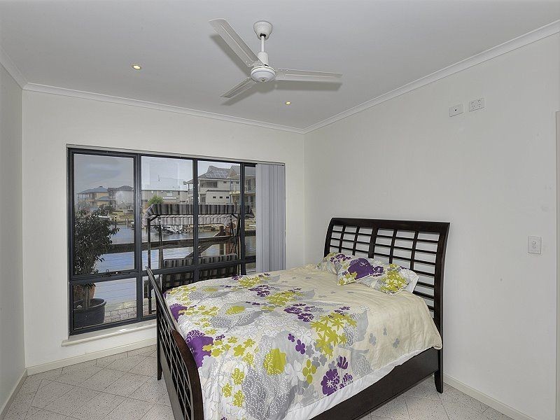 3/3 Piccolo Place, Halls Head WA 6210