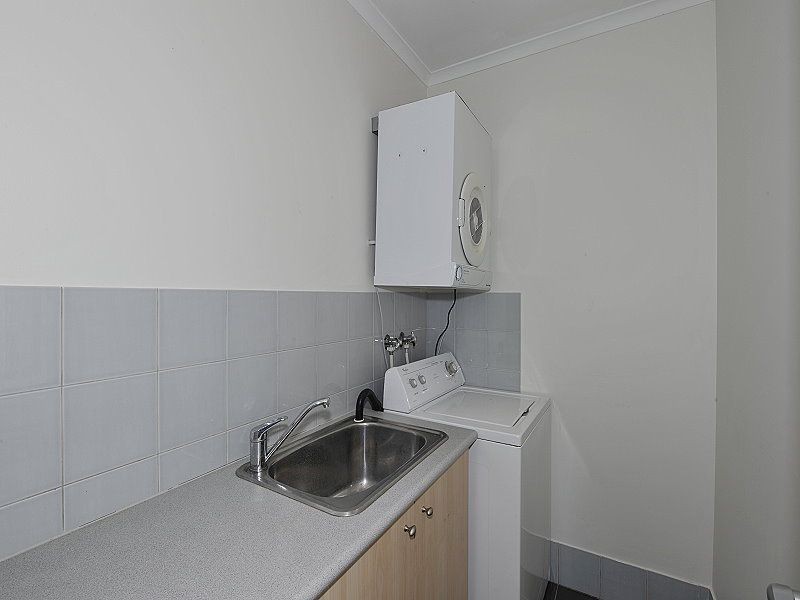 3/3 Piccolo Place, Halls Head WA 6210