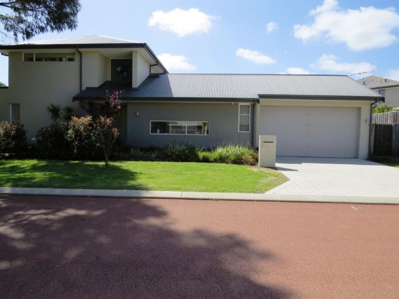 4 Tylney Loop, Meadow Springs WA 6210