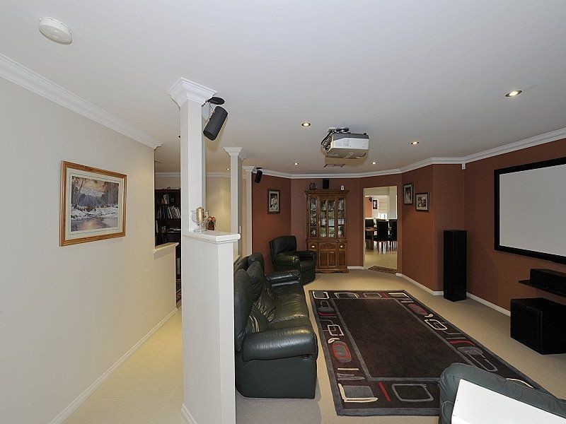 8 Jolly Rambler Boulevard, Ravenswood WA 6208