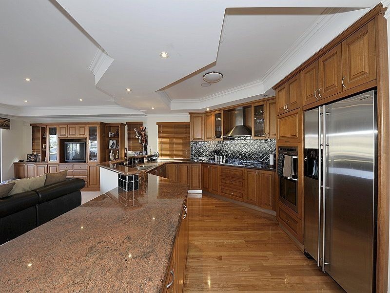 30 Santavea Mews, Halls Head WA 6210