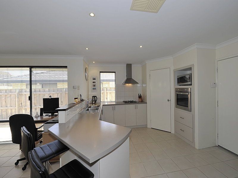 6 Quandong Parkway, Halls Head WA 6210