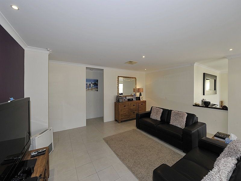 6 Quandong Parkway, Halls Head WA 6210