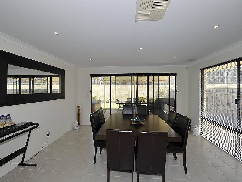 6 Quandong Parkway, Halls Head WA 6210