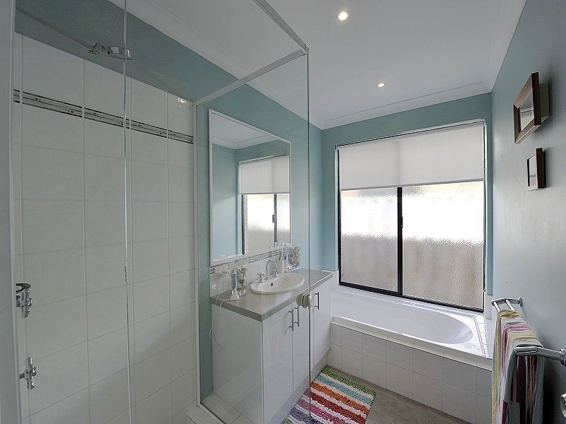 6 Quandong Parkway, Halls Head WA 6210