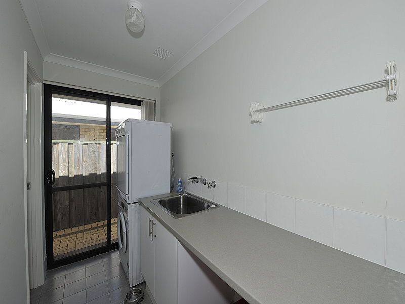 6 Quandong Parkway, Halls Head WA 6210