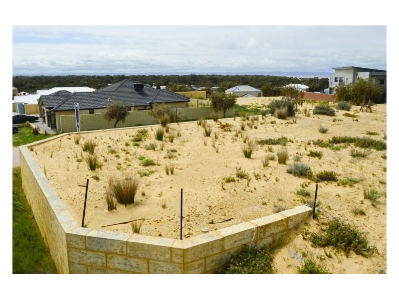 9 Seaview Place, Wannanup WA 6210