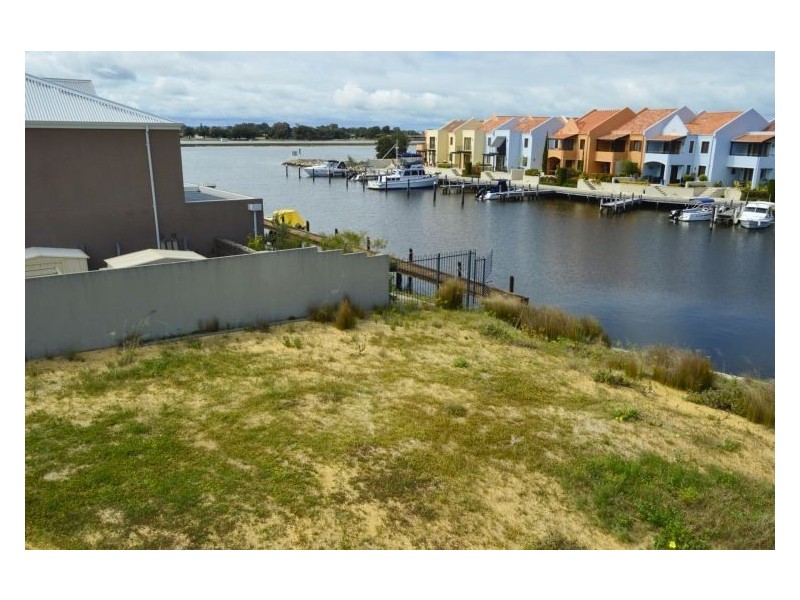 15C San Marco Quays, Halls Head WA 6210