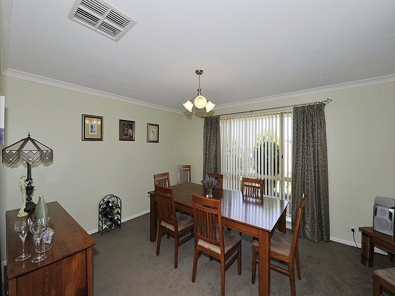 8 Quadrant Rise, Halls Head WA 6210