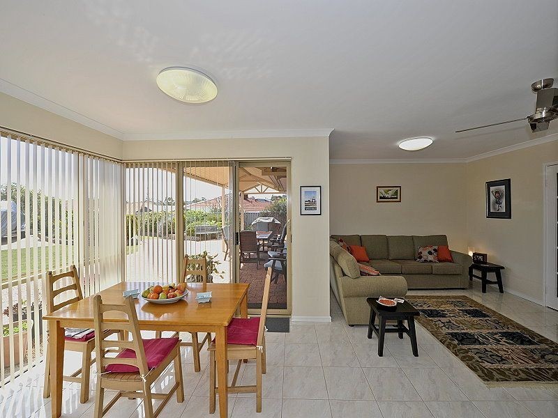 8 Quadrant Rise, Halls Head WA 6210