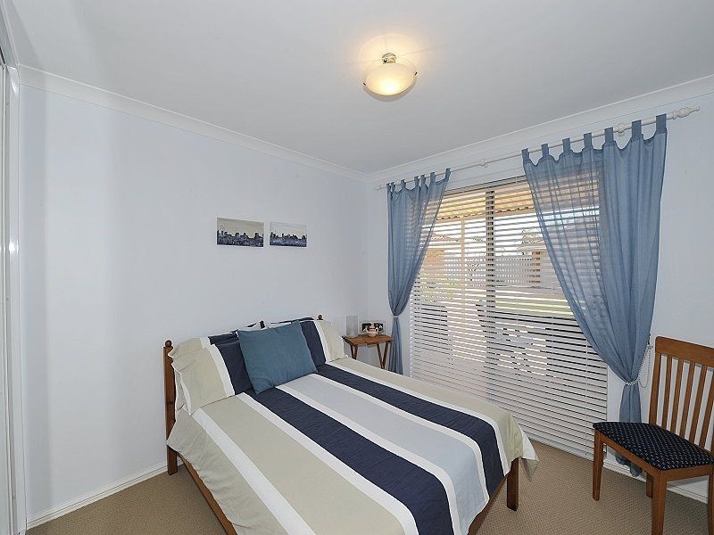 8 Quadrant Rise, Halls Head WA 6210
