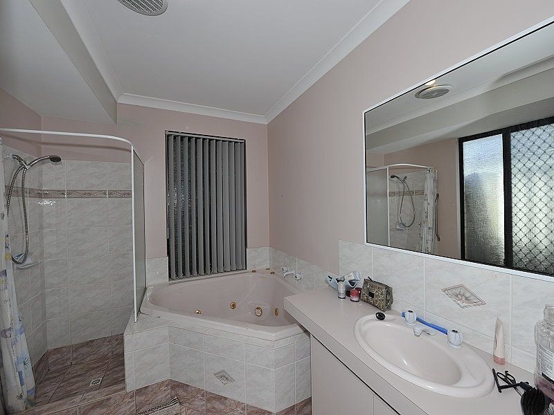 10 Willoughbridge Crescent, Erskine WA 6210