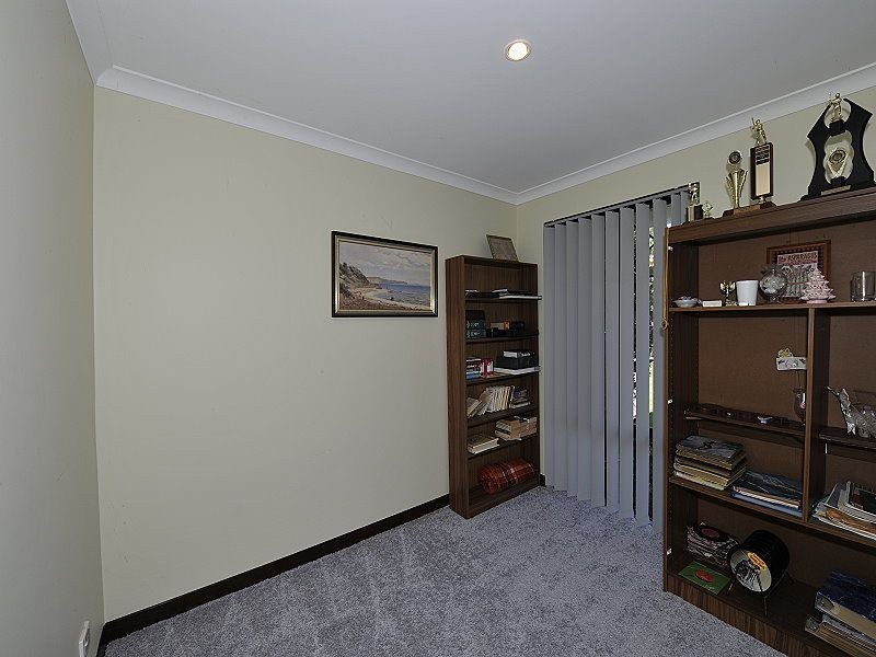 10 Willoughbridge Crescent, Erskine WA 6210