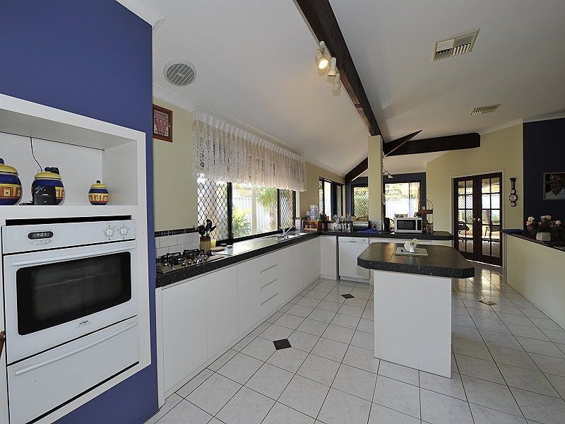 10 Willoughbridge Crescent, Erskine WA 6210