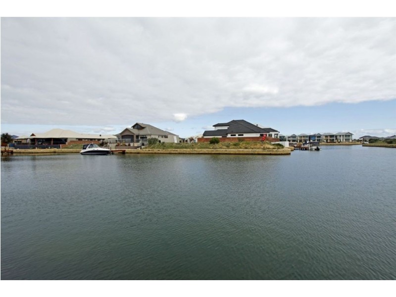 30 Erins Isle, Dudley Park WA 6210