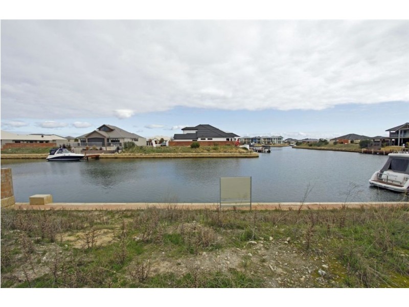 30 Erins Isle, Dudley Park WA 6210