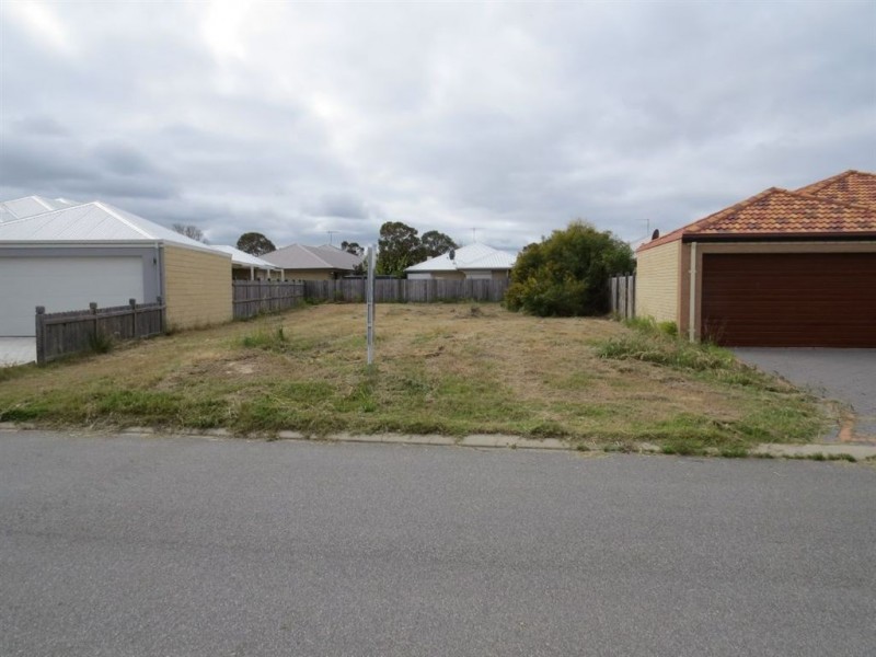 8 Pacifica Way, Dudley Park WA 6210