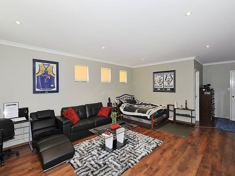 10 Hamilton Way, Silver Sands WA 6210