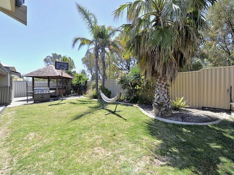 10 Hamilton Way, Silver Sands WA 6210