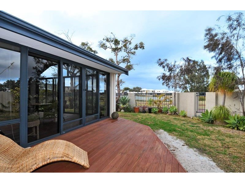 2 Guilderton Close, Erskine WA 6210