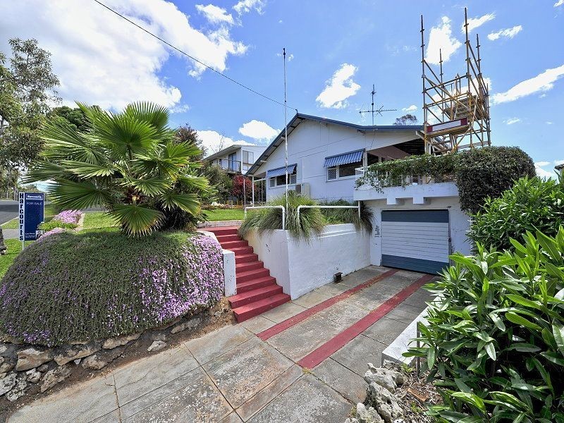 2 Peter Street, Halls Head WA 6210