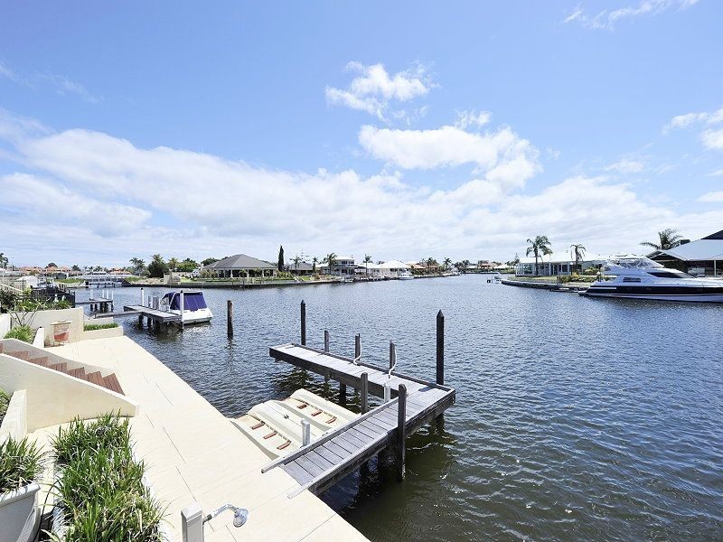 31 Waterside Drive, Dudley Park WA 6210