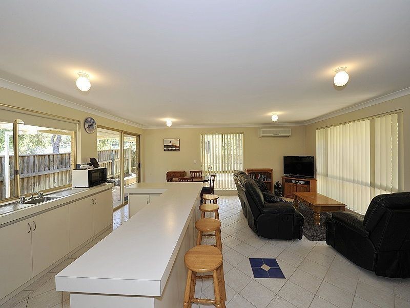 6/7 Karara Close, Halls Head WA 6210