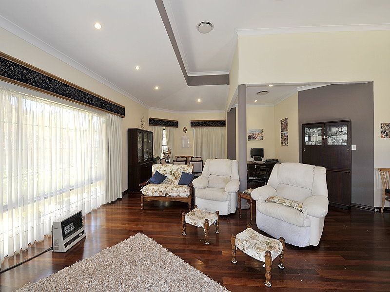 6 Bolton Street, Dudley Park WA 6210