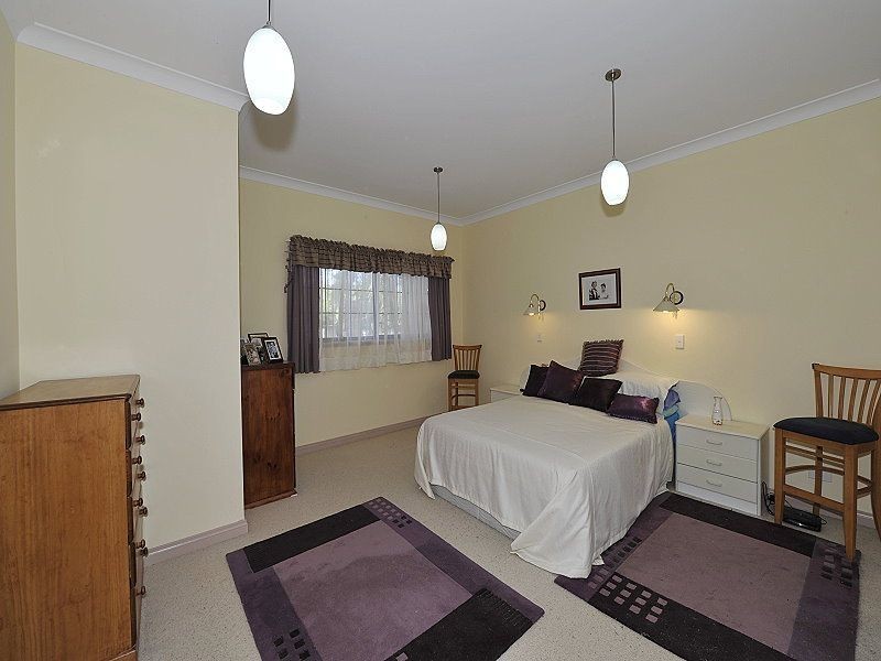 6 Bolton Street, Dudley Park WA 6210